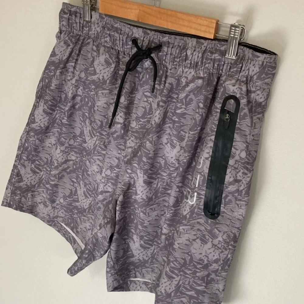 Men's Spyder Swim Trunks, 7” inseam, Size XL extra large, gray pattern swimsuit